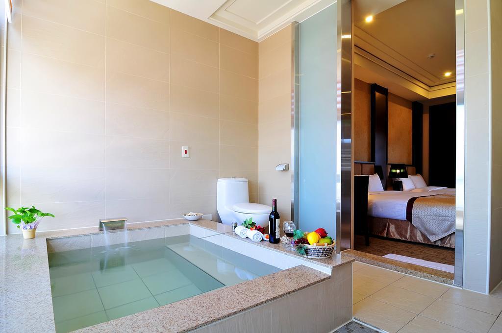 Jinshan Sakura Bay Hot Spring Hotel Extérieur photo