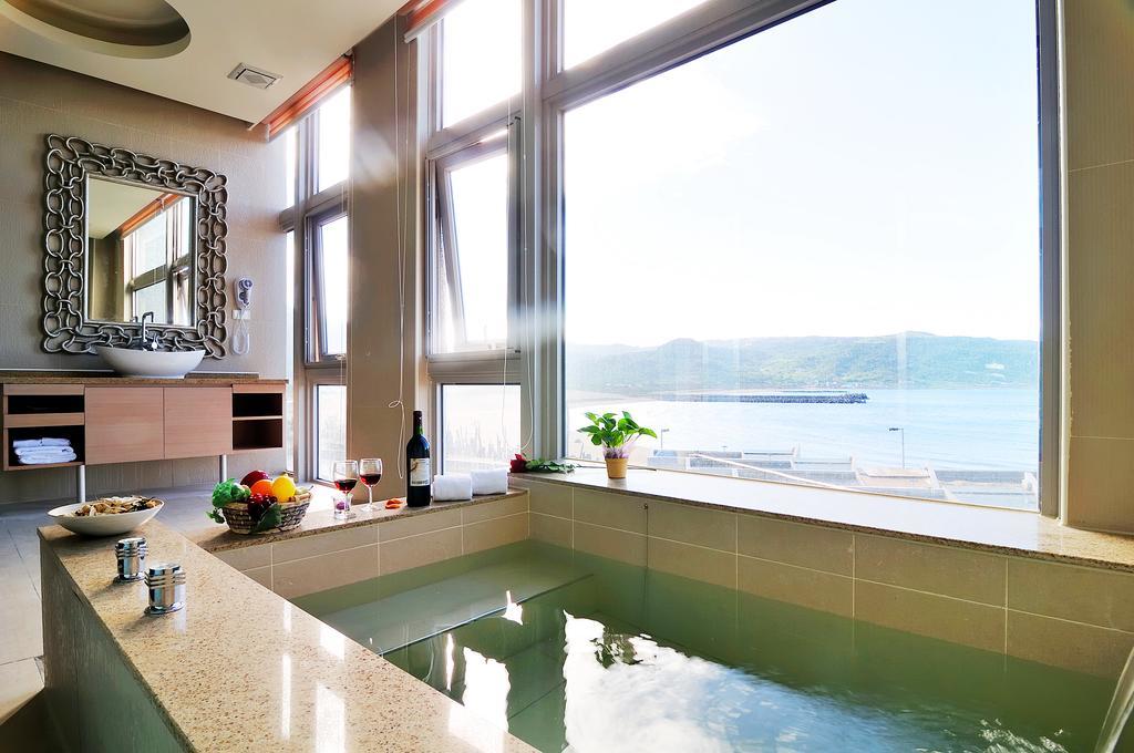 Jinshan Sakura Bay Hot Spring Hotel Extérieur photo